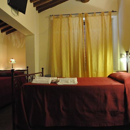 Bed & Breakfast Suvereto Bilik gambar